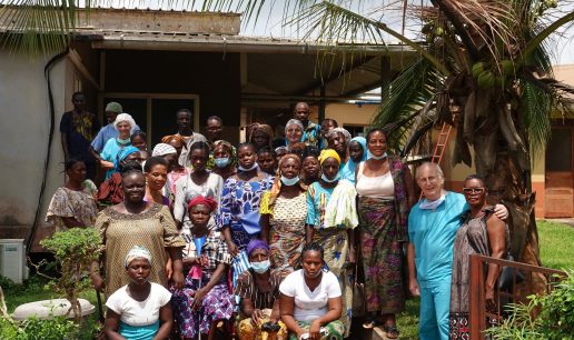 femmes opérées en mission au Togo